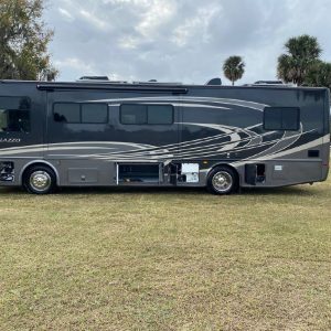 2013 Thor Motor Coach Class A RV Palazzo 33.1