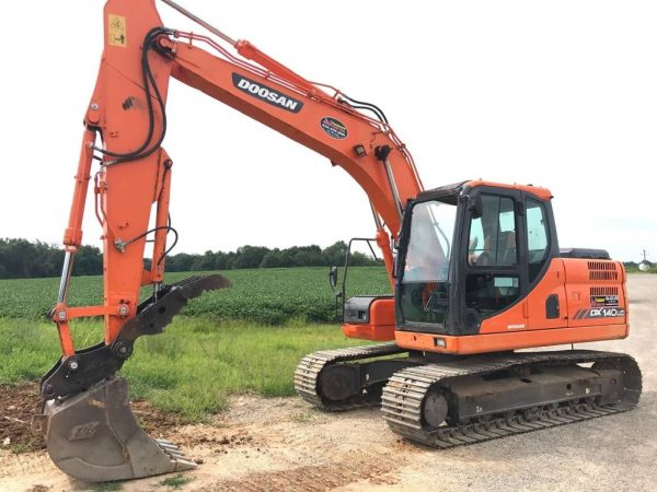 2014 DOOSAN Excavators DX140 LC-3