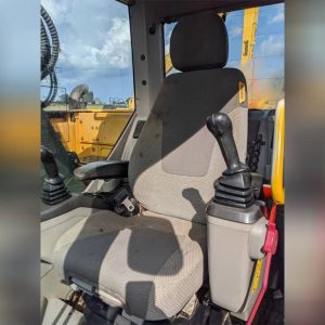 2011 VOLVO Excavators ECR235CL