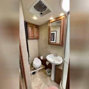 2014 Fleetwood Class A RV BOUNDER 33C