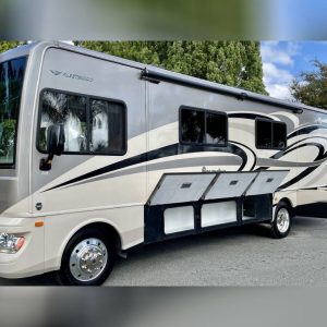 2014 Fleetwood Class A RV BOUNDER 33C