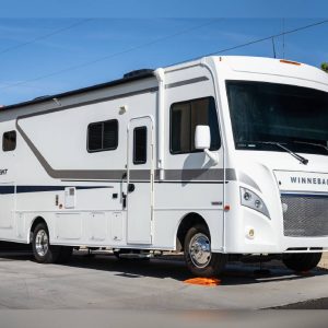 2018 Winnebago Class A RV INTENT 30R