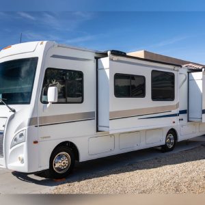 2018 Winnebago Class A RV INTENT 30R