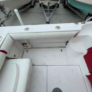 2002 Boston Whaler 255 Conquest