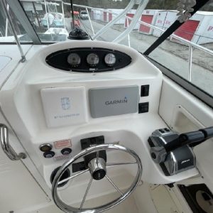 2002 Boston Whaler 255 Conquest