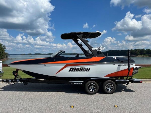 2021 Malibu Wakesetter 21 MLX