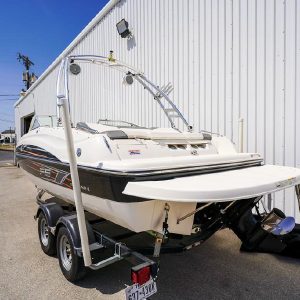 2014 Bayliner 215 Deck Boat