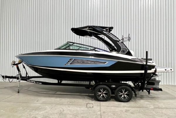 2020 Regal 2300 RX Surf