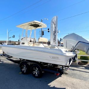 2019 Boston Whaler 240 Dauntless