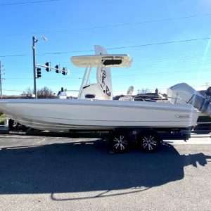 2019 Boston Whaler 240 Dauntless