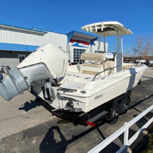 2019 Boston Whaler 240 Dauntless