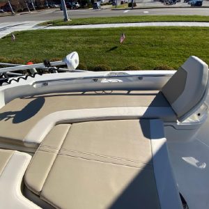 2019 Boston Whaler 240 Dauntless