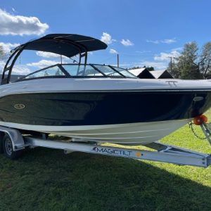 2020 Sea Ray SPX 230 OB