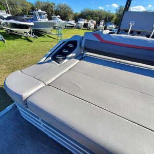 2020 Bennington S22 Center Console Tritoon