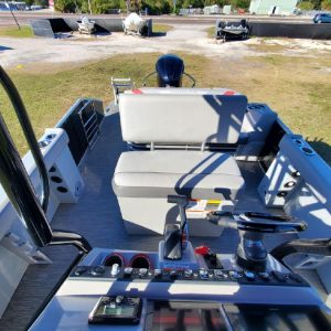 2020 Bennington S22 Center Console Tritoon