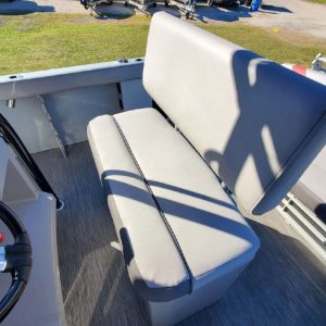 2020 Bennington S22 Center Console Tritoon