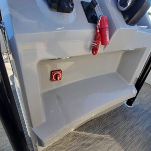 2020 Bennington S22 Center Console Tritoon