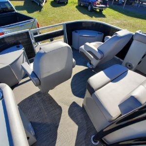 2020 Bennington S22 Center Console Tritoon