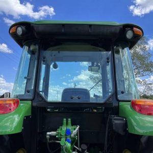 2015 John Deere 5100E