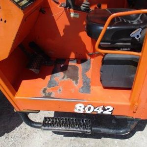 2012 JLG 8042