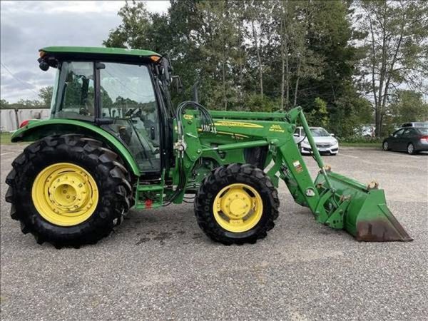 2010 John Deere 5075M