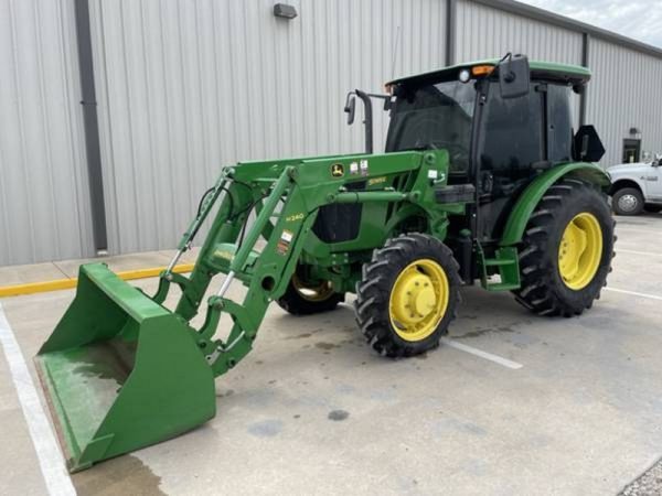 2017 John Deere 5065E Power Reverser