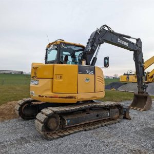 2015 DEERE Excavators 75G