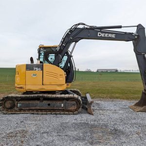 2015 DEERE Excavators 75G