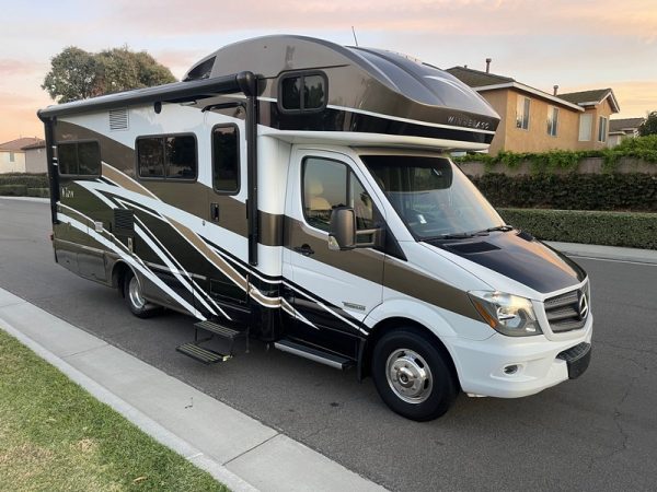 2018 Winnebago Class C RV View 24J