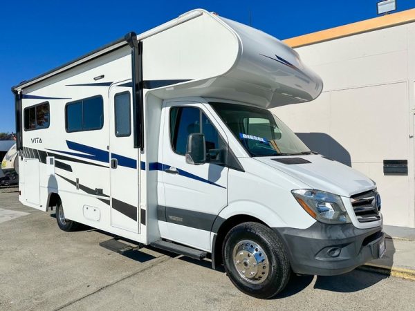 2020 Winnebago Class C RV VITA 24F