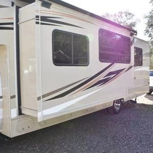 2018 Winnebago Class C RV Minnie Winnie 31K