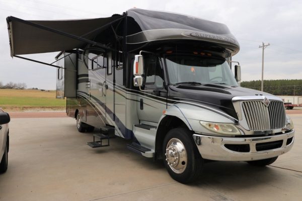 2008 Gulf Stream Class C RV SUPERNOVA 6331