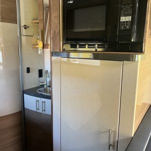 2015 Itasca Class C RV NAVION 24J